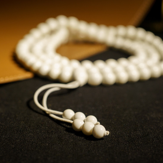 砗磲念珠 Tridacna Stone (8mm) 砗磲念珠 Tridacna Stone (8mm)