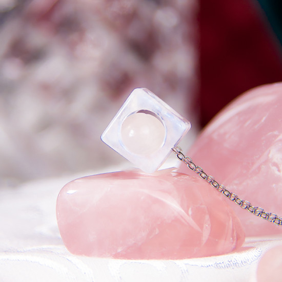 蓝月光方块吊坠 Blue Moonstone Pendant 蓝月光方块吊坠 Blue Moonstone Pendant