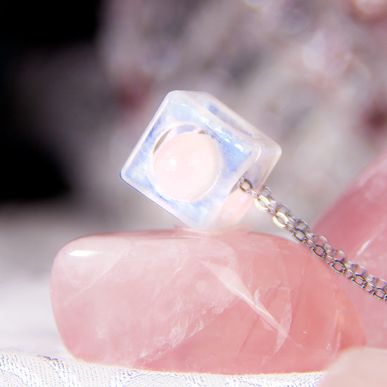 蓝月光方块吊坠 Blue Moonstone Pendant 蓝月光方块吊坠 Blue Moonstone Pendant