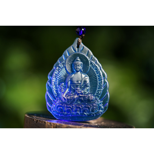 蓝琉璃药师佛吊坠 Blue Glazed Medicine Buddha Pendant 蓝琉璃药师佛吊坠 Blue Glazed Medicine Buddha Pendant