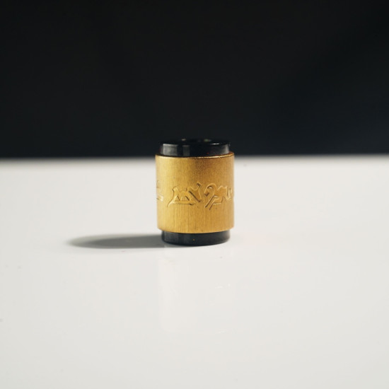 六字真言桶珠 Six-Character Mantra Bead 六字真言桶珠 Six-Character Mantra Bead