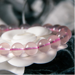 星光粉晶手链 Star Rose Quartz Bracelet 星光粉晶手链 Star Rose Quartz Bracelet