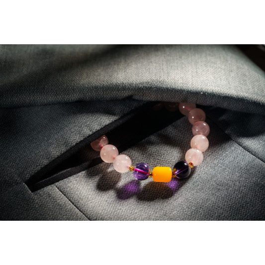 粉紫 + 蜜蜡手链 Rose Quartz + Beeswax Bracelet 粉紫 + 蜜蜡手链 Rose Quartz + Beeswax Bracelet