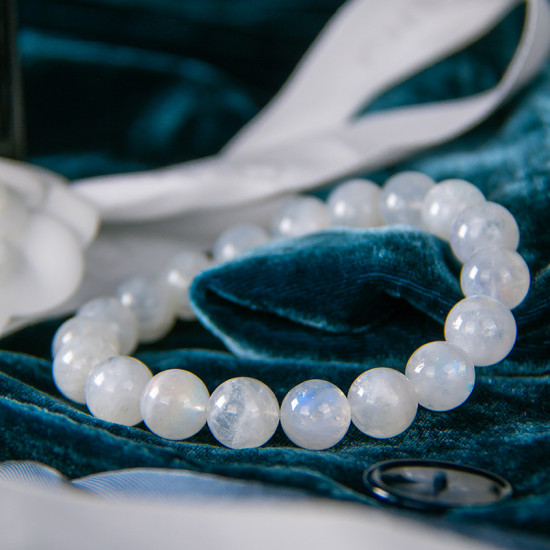 蓝月光手链 Blue Moonstone Bracelet 蓝月光手链 Blue Moonstone Bracelet