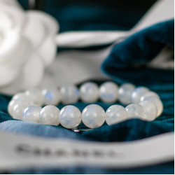 蓝月光手链 Blue Moonstone Bracelet 蓝月光手链 Blue Moonstone Bracelet
