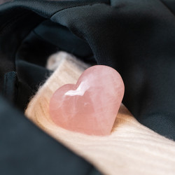 粉晶爱心石 Rose Love Shape Crystal 粉晶爱心石 Rose Love Shape Crystal