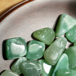 消磁碎水晶:东陵玉 Tumbled Aventurine 消磁碎水晶:东陵玉 Tumbled Aventurine