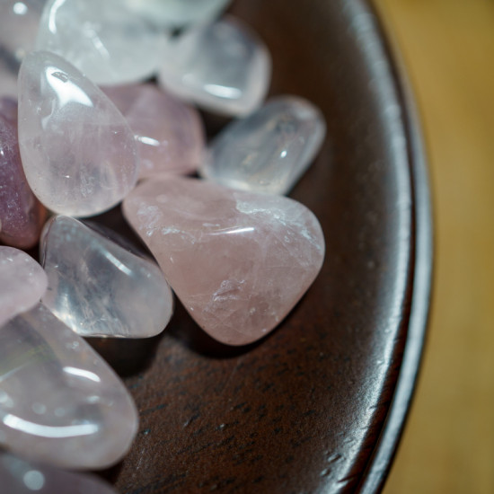 消磁碎水晶:粉水晶 Tumbled Rose Quartz 消磁碎水晶:粉水晶 Tumbled Rose Quartz
