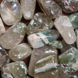 消磁碎水晶:绿发晶 Tumbled Green Rutilated Quartz 消磁碎水晶:绿发晶 Tumbled Green Rutilated Quartz