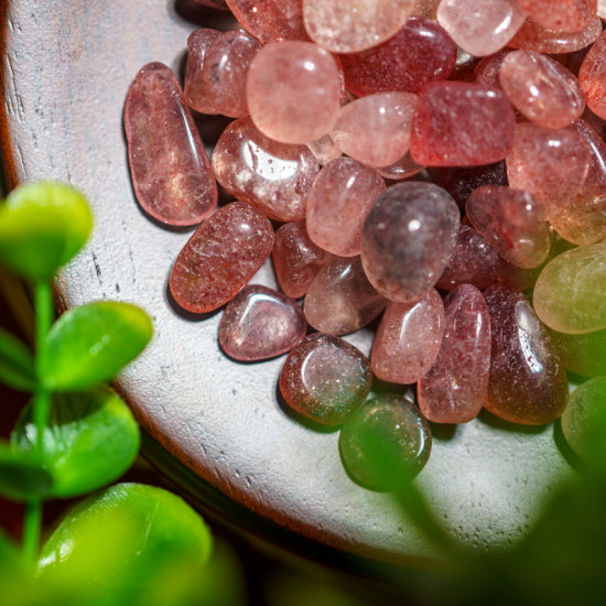 消磁碎水晶:草莓晶 Tumbled Strawberry 消磁碎水晶:草莓晶 Tumbled Strawberry