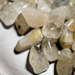 消磁碎水晶:钛金 Tumbled Yellow Rutilated Quartz 消磁碎水晶:钛金 Tumbled Yellow Rutilated Quartz