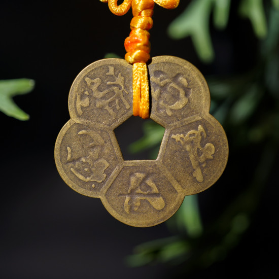 守富贵长命牌(黄色)The Longevity Wishful Plate (Yellow Strings) 守富贵长命牌(黄色)The Longevity Wishful Plate (Yellow Strings)