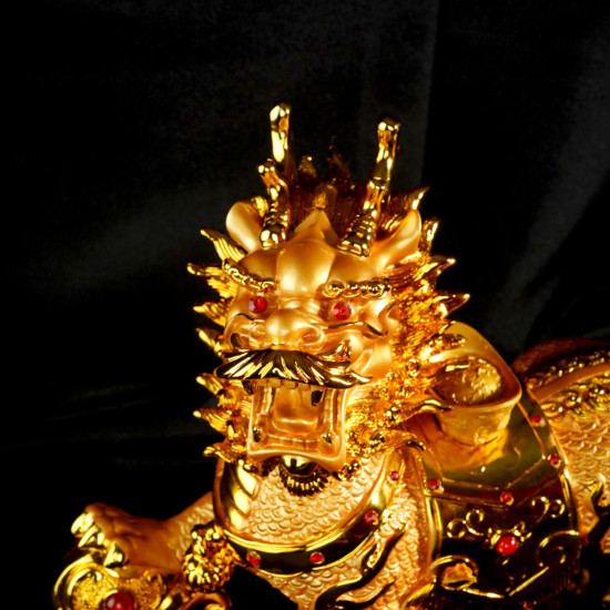 镇宅旺财金麒麟 Feng Shui Prosperous Wealth Golden Kirin 镇宅旺财金麒麟 Feng Shui Prosperous Wealth Golden Kirin