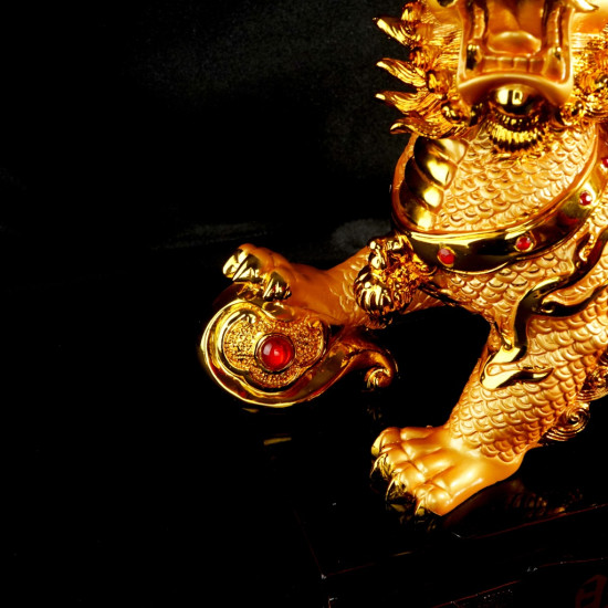 镇宅旺财金麒麟 Feng Shui Prosperous Wealth Golden Kirin 镇宅旺财金麒麟 Feng Shui Prosperous Wealth Golden Kirin
